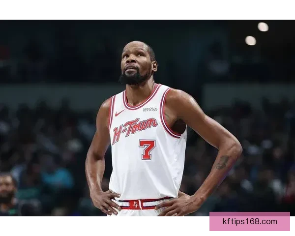 杜兰特三节高效砍下25分火箭五连胜轻取爵士阿门误伤小史密斯引关注