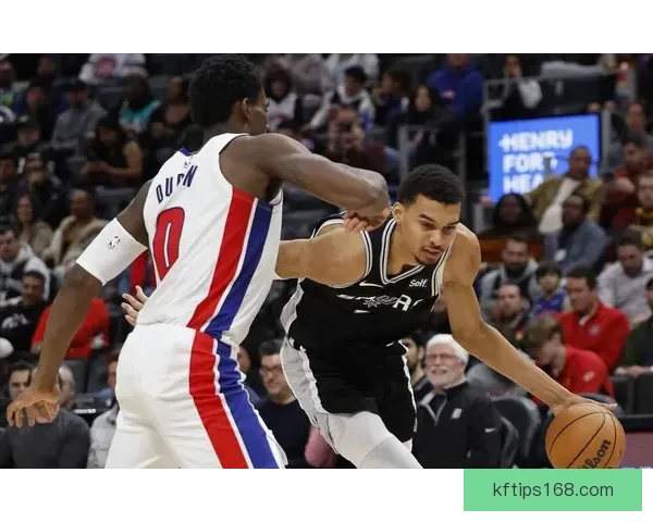 文班41分18篮板3盖帽零失误领衔马刺大胜勇士 卡斯尔15分11篮板助攻全队